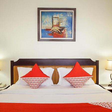 Oyo 108 Hotel Surya จาการ์ตา ภายนอก รูปภาพ