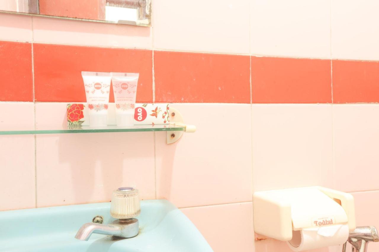 Oyo 108 Hotel Surya จาการ์ตา ภายนอก รูปภาพ