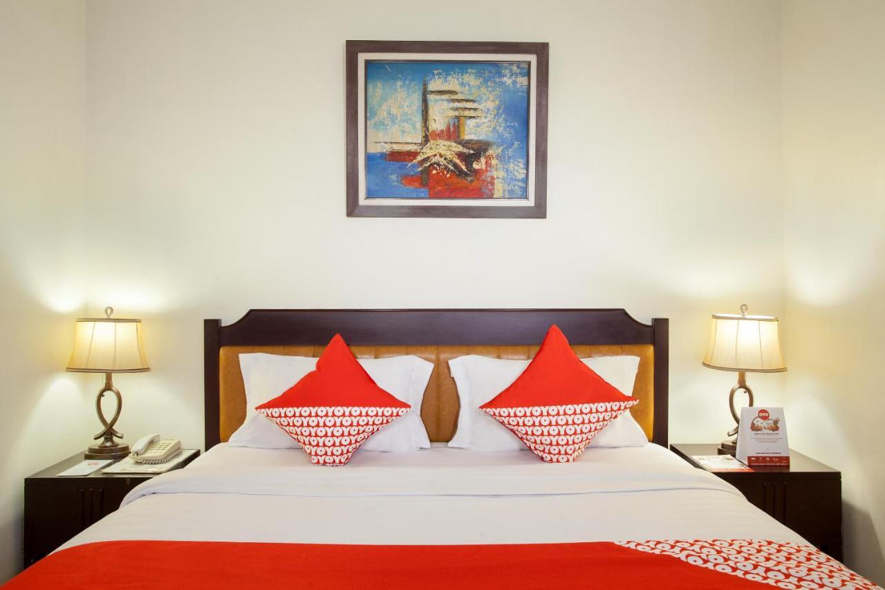 Oyo 108 Hotel Surya จาการ์ตา ภายนอก รูปภาพ