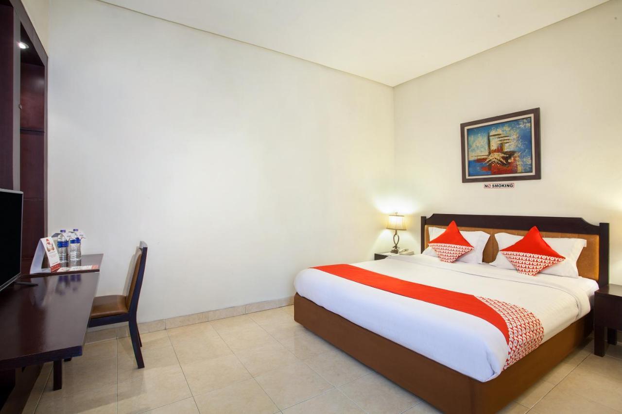 Oyo 108 Hotel Surya จาการ์ตา ภายนอก รูปภาพ