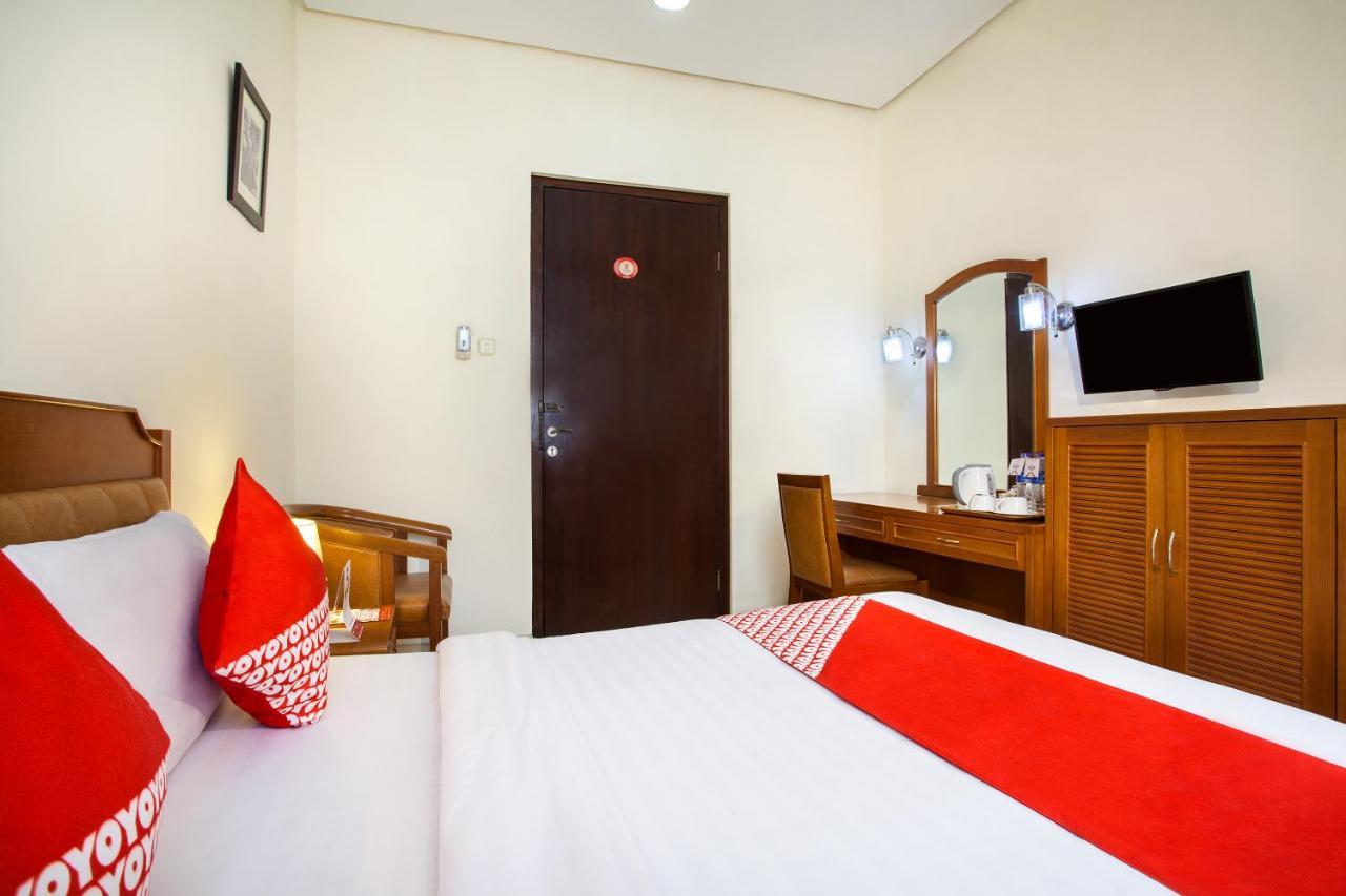 Oyo 108 Hotel Surya จาการ์ตา ภายนอก รูปภาพ