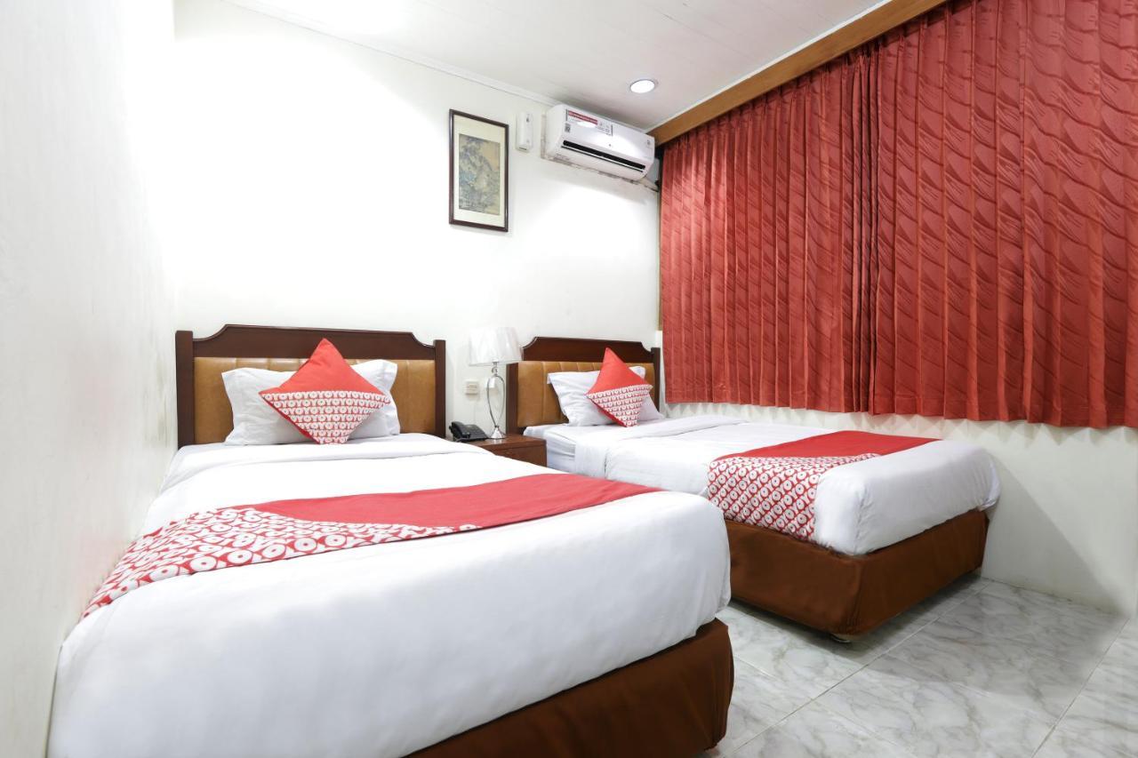 Oyo 108 Hotel Surya จาการ์ตา ภายนอก รูปภาพ