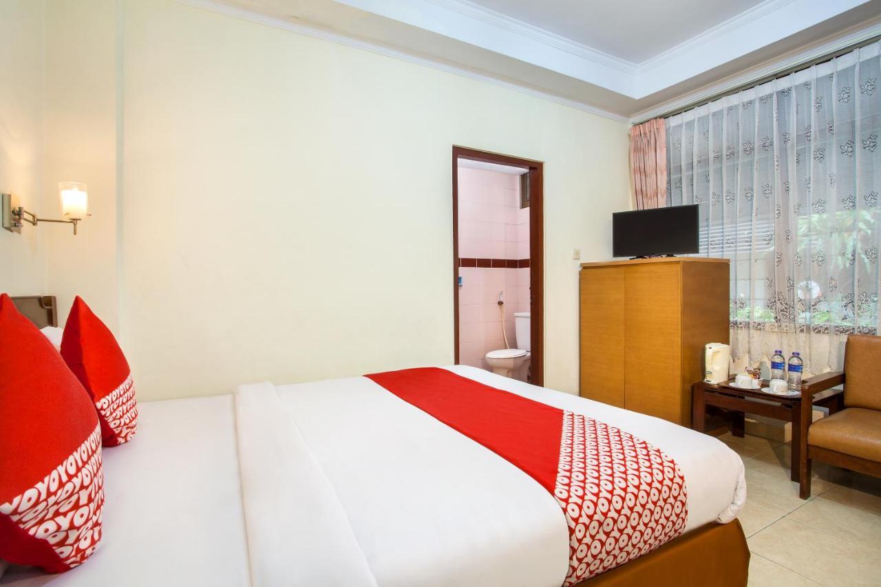 Oyo 108 Hotel Surya จาการ์ตา ภายนอก รูปภาพ