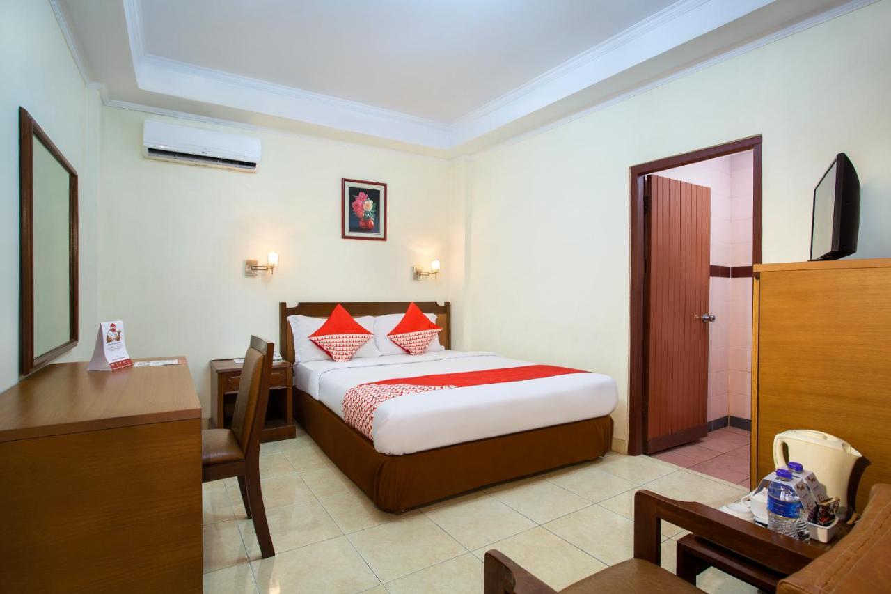 Oyo 108 Hotel Surya จาการ์ตา ภายนอก รูปภาพ