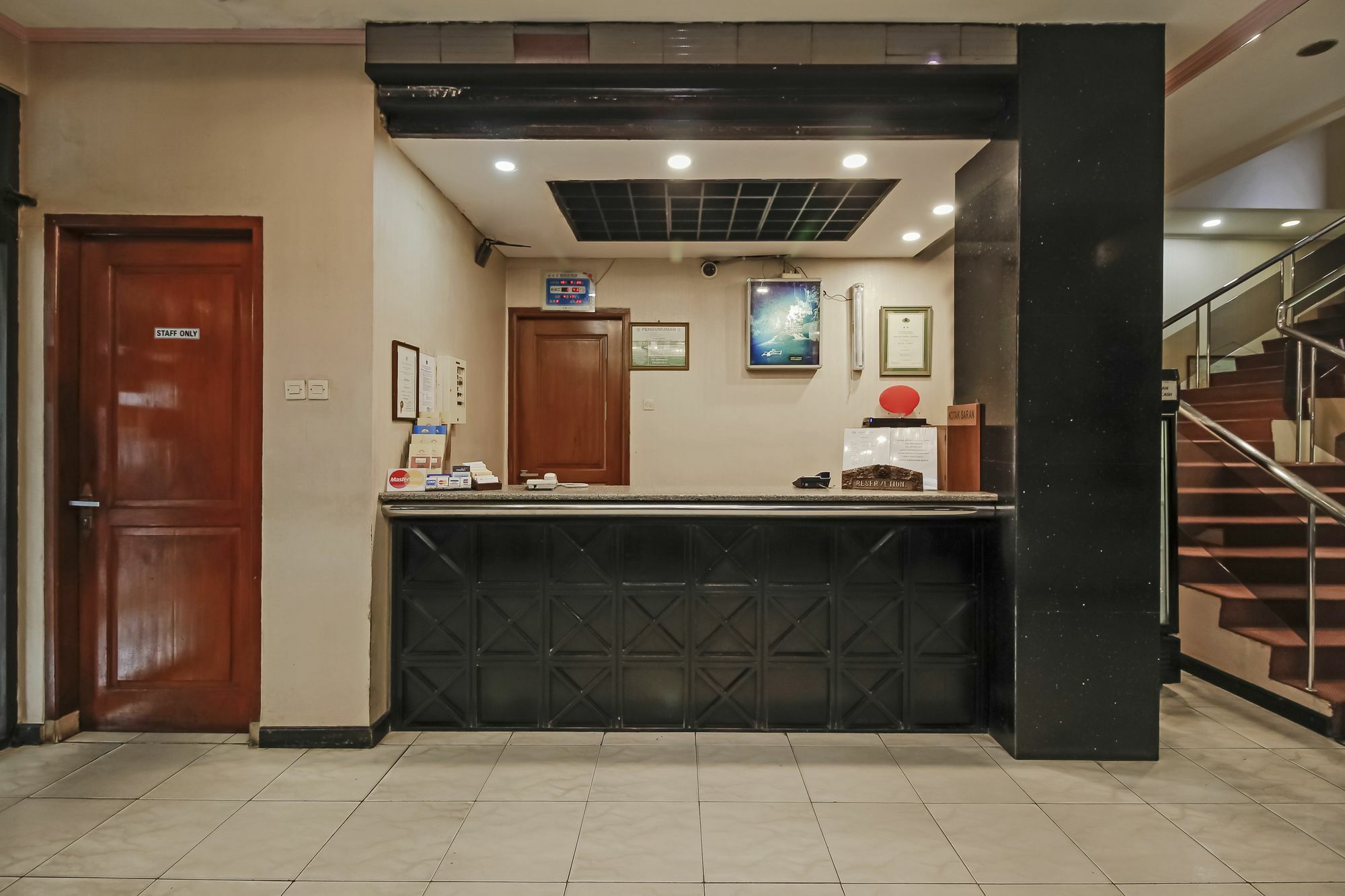 Oyo 108 Hotel Surya จาการ์ตา ภายนอก รูปภาพ
