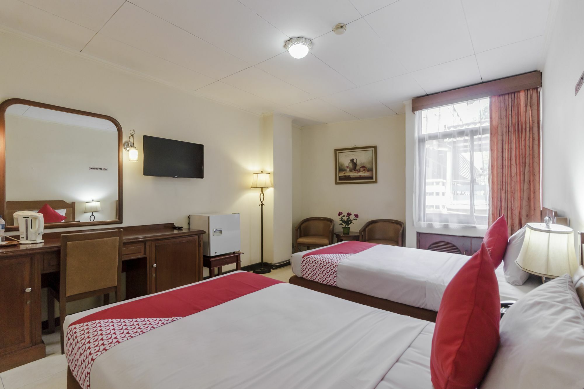 Oyo 108 Hotel Surya จาการ์ตา ภายนอก รูปภาพ