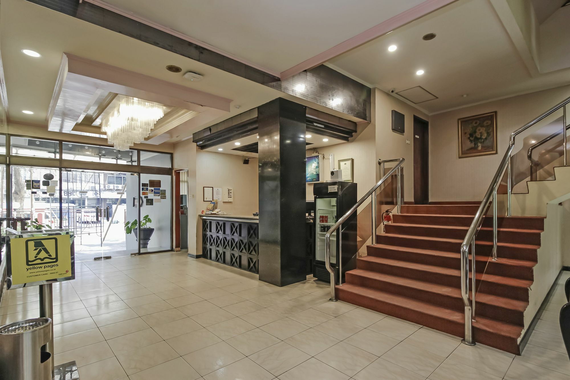 Oyo 108 Hotel Surya จาการ์ตา ภายนอก รูปภาพ
