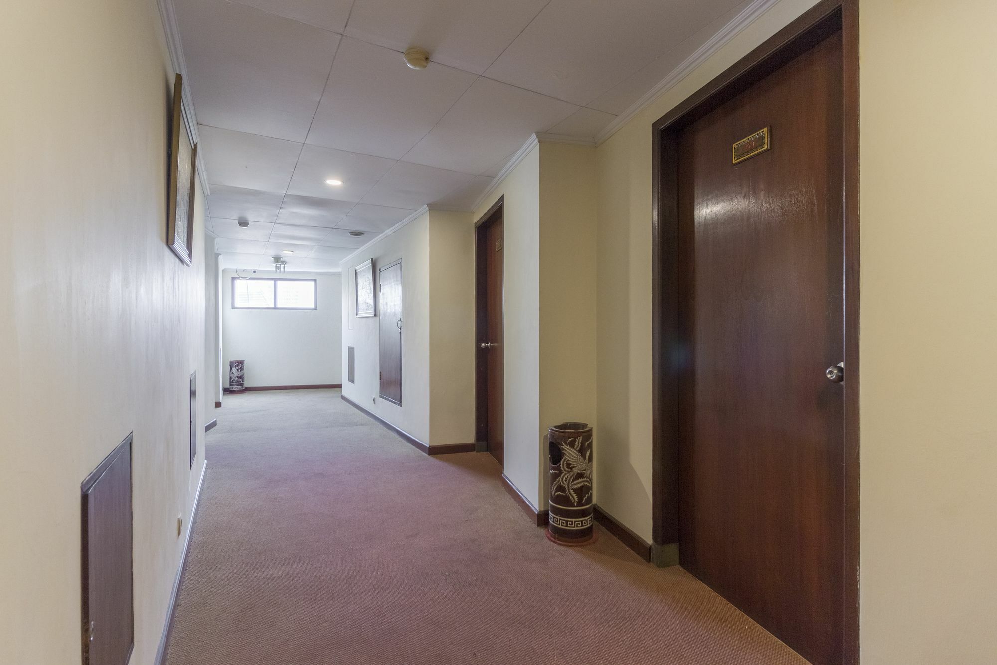 Oyo 108 Hotel Surya จาการ์ตา ภายนอก รูปภาพ