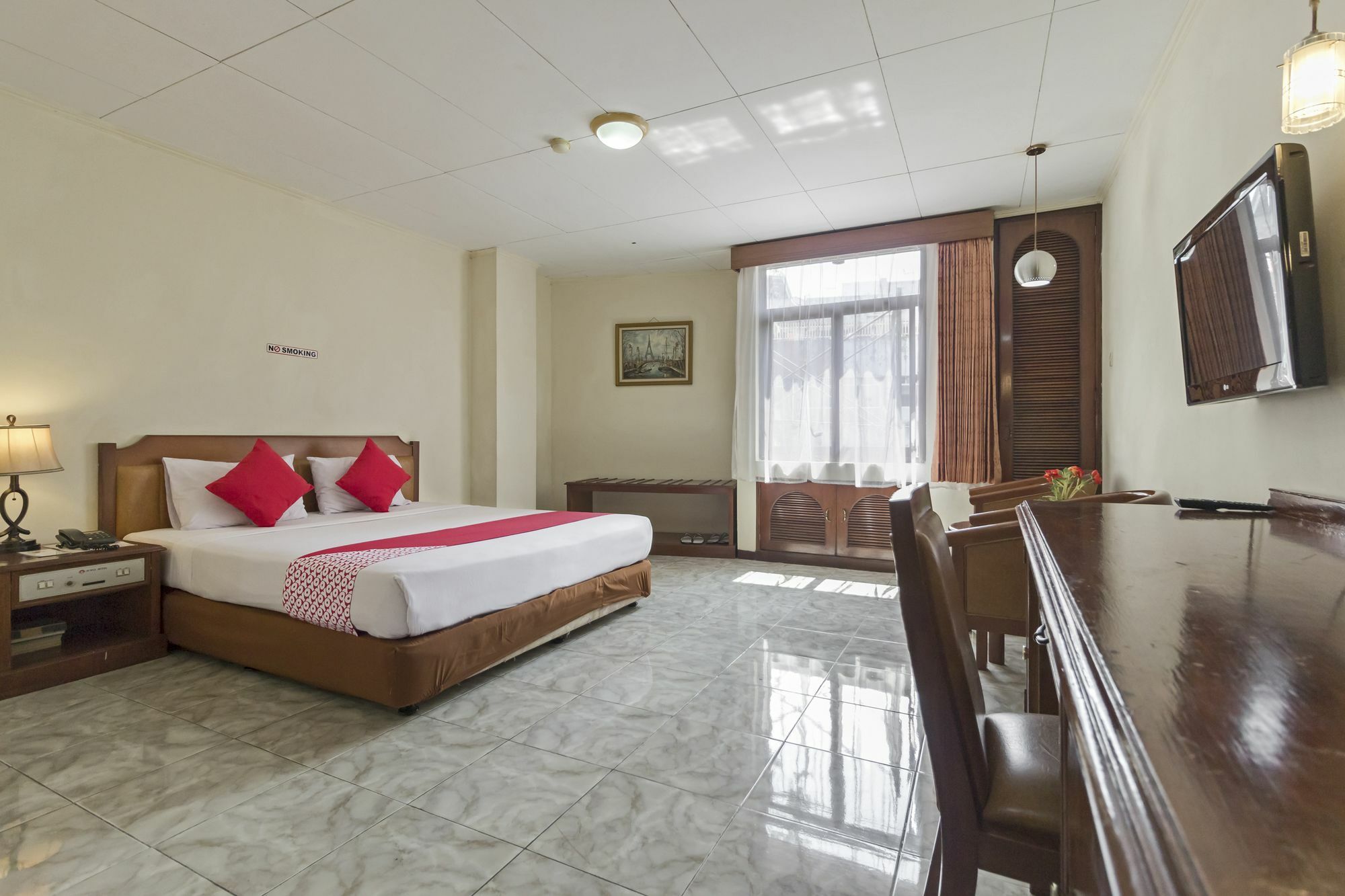 Oyo 108 Hotel Surya จาการ์ตา ภายนอก รูปภาพ