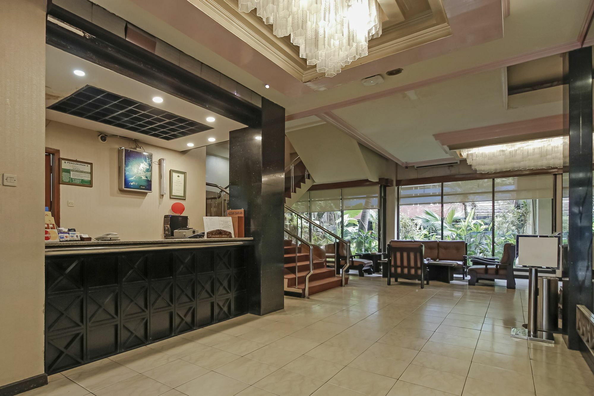 Oyo 108 Hotel Surya จาการ์ตา ภายนอก รูปภาพ
