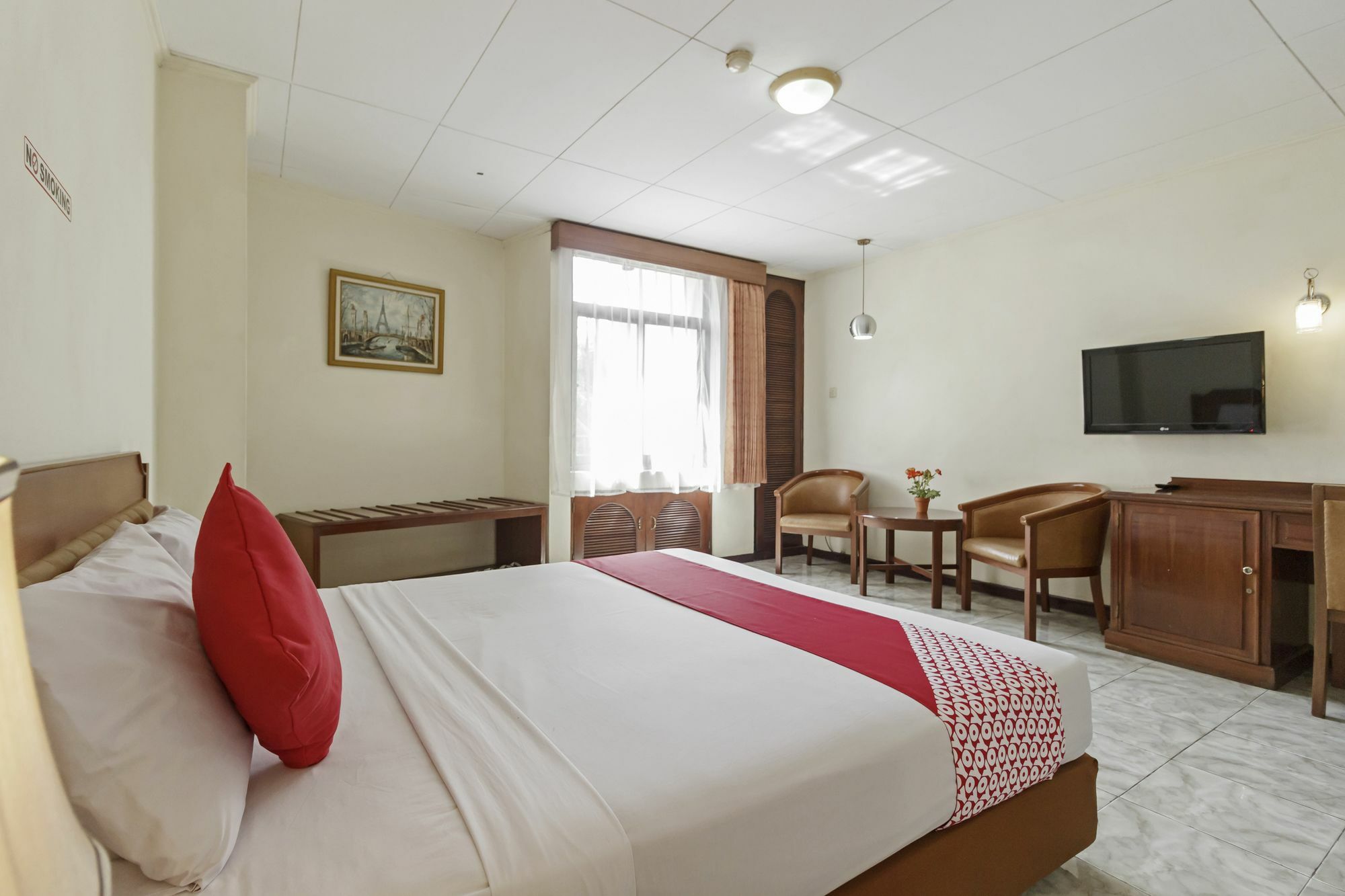 Oyo 108 Hotel Surya จาการ์ตา ภายนอก รูปภาพ