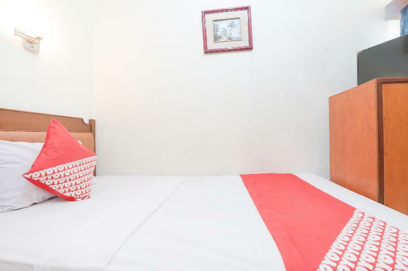 Oyo 108 Hotel Surya จาการ์ตา ภายนอก รูปภาพ