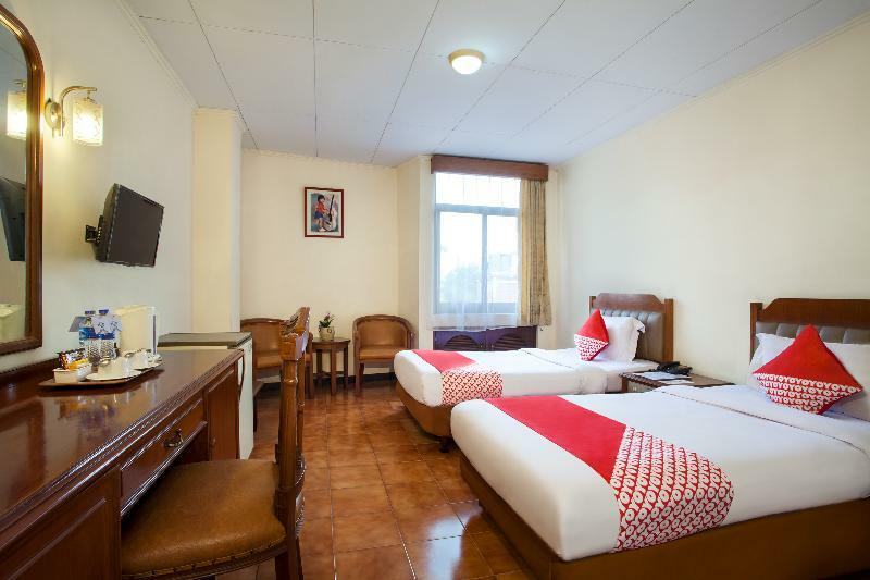 Oyo 108 Hotel Surya จาการ์ตา ภายนอก รูปภาพ